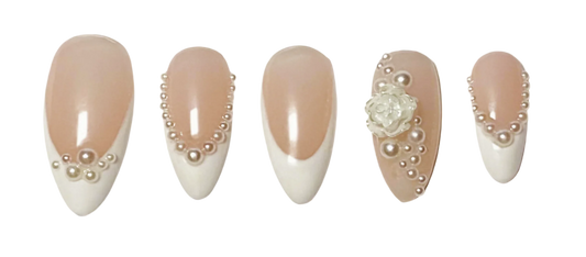 "Pearl & Petal Elegance" Press-on Nail Set